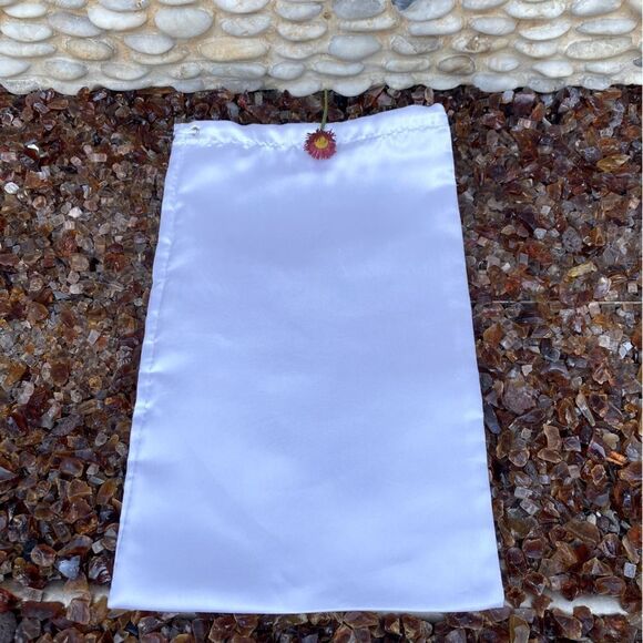 Roger Vivier White Satiny Red Logo Drawstring Dust Bag/Storage Bag 13.5" x 9"ECU - Picture 2 of 2